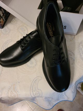 Zapatos hombre nuevos talla 45 de segunda mano por 15 EUR en Sevilla en  WALLAPOP