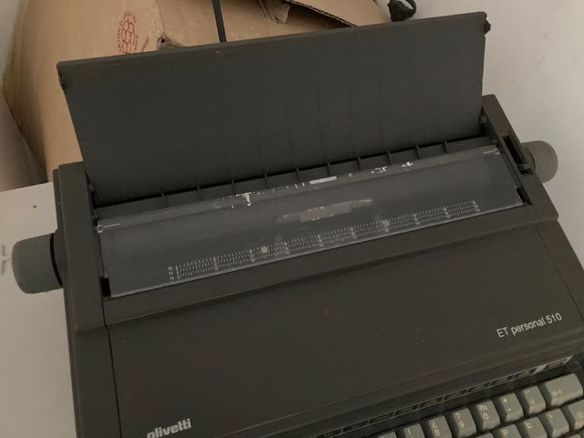 Maquina de escribir Olivetti ET personal 510