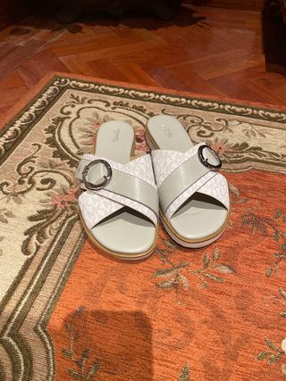 Zapatos michael Kors de segunda mano por 80 EUR en Salamanca en WALLAPOP