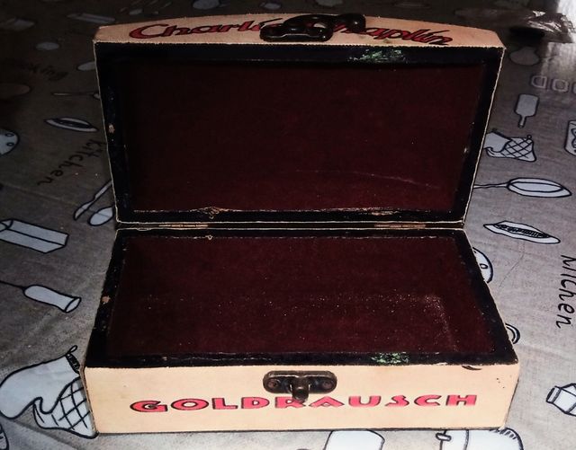 Cajita charlie Chaplin