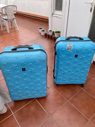 Dos maletas grandes de segunda mano por 60 EUR en El Masnou en WALLAPOP