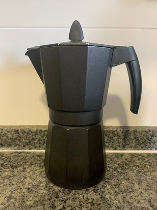 Cafetera Valira de segunda mano por 15 EUR en Sant Cugat del Vallès en  WALLAPOP