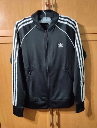 Chándal adidas de segunda mano por 80 EUR en San Cristóbal de La Laguna en  WALLAPOP