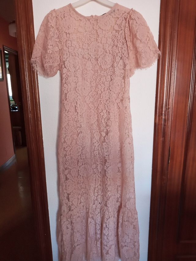 VESTIDO DE ENCAJE SIN ESTRENAR