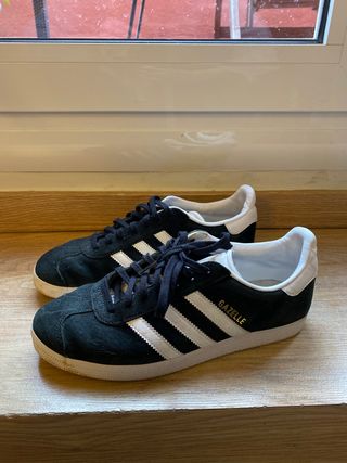 Adidas gazelle 39 de segunda mano por 25 EUR en Barcelona en WALLAPOP
