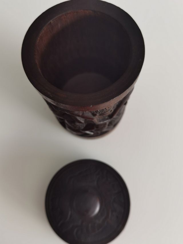 Recipiente madera africano con tapa