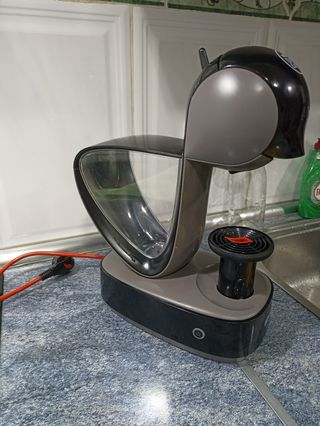 Cafetera infinissima De\\'longhi dolce gusto de segunda mano por 30 EUR en  Meco en WALLAPOP