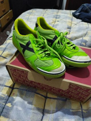 Zapatillas Munich Gresca T.40 de segunda mano por 15 EUR en Barcelona en  WALLAPOP