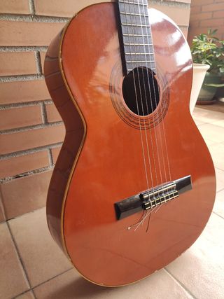 Guitarra española Admira Menina. de segunda mano por 70 EUR en Madrid en  WALLAPOP