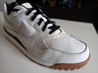 ZAPATILLAS NIKE EDICION LIMITADA NUMERO 47 de segunda mano por 40 EUR en  Avilés en WALLAPOP