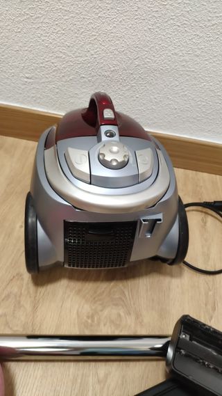 Aspirador Solac As3192 de 650 w de segunda mano por 45 EUR en Madrid en  WALLAPOP