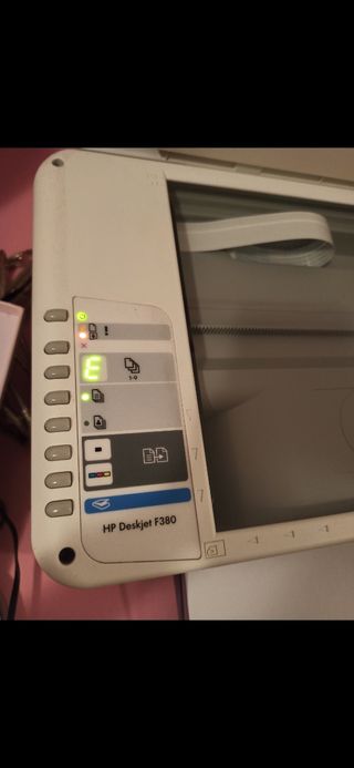 Impresora HP Deskjet F380 + Cartucho tinta de segunda mano por 15 EUR en  Jerez de la Frontera en WALLAPOP