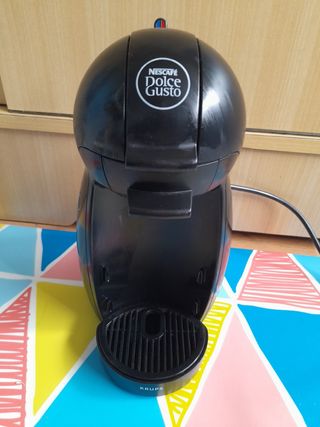 Cafetera dolce gusto de segunda mano por 20 EUR en Madrid en WALLAPOP