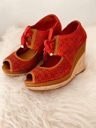 Sandalias Stradivarius naranjas de segunda mano por 5 EUR en Vélez-Málaga  en WALLAPOP