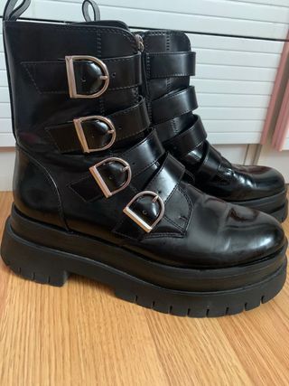Botines militares bershka de segunda mano por 15 EUR en Torrelavega en  WALLAPOP