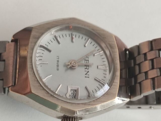 Reloj de pulsera Verni
