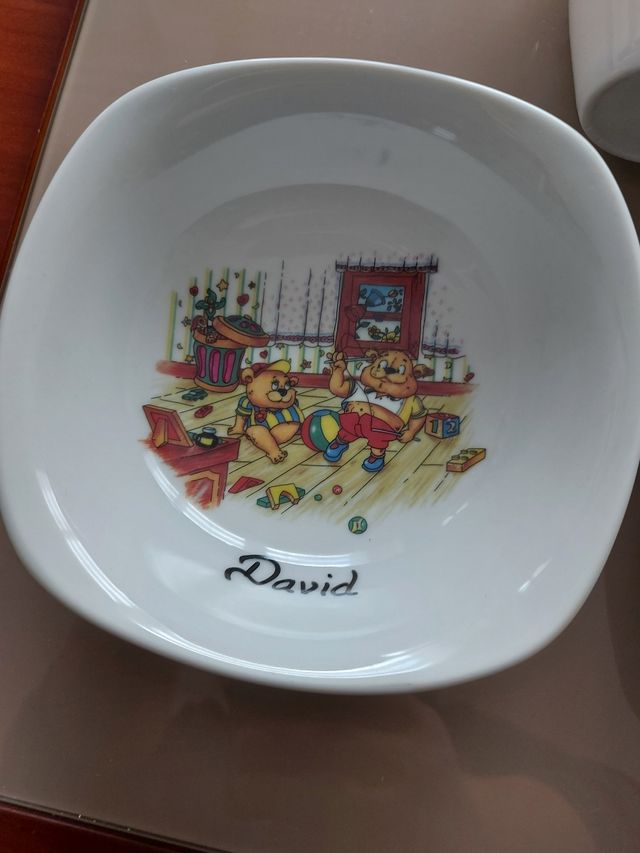 Vajilla infantil 3 piezas. Grabado David. NUEVA