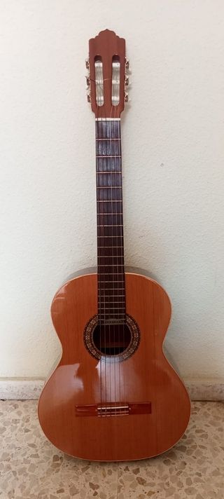 Guitarra Almansa Modelo 401 de segunda mano por 200 EUR en Huelva en  WALLAPOP