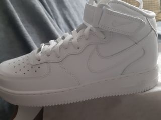 Air force 1 mid nuevas y originales. talla 42 de segunda mano por 160 EUR  en Aldaia en WALLAPOP