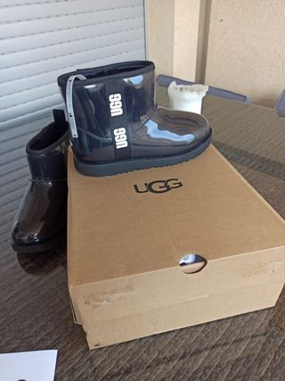 Botas agua UGG de segunda mano por 50 EUR en Murcia en WALLAPOP