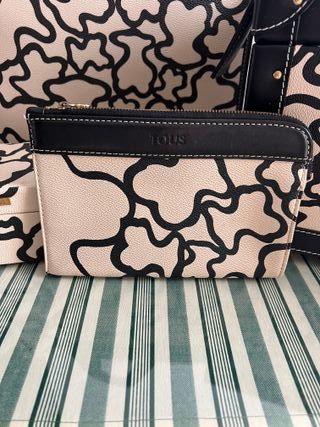 Tous Clutch sobre cartera mano kaos blanco negro de segunda mano por 30 EUR  en Navalcarnero en WALLAPOP