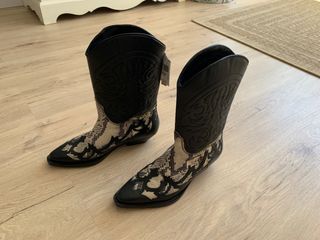 Botas piel mango NUEVAS de segunda mano por 60 EUR en Málaga en WALLAPOP
