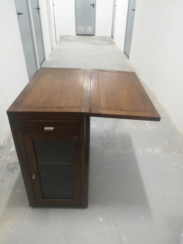 Se vende mueble botellero extensible madera