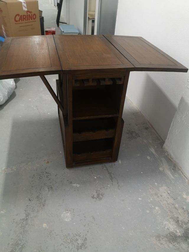 Se vende mueble botellero extensible madera