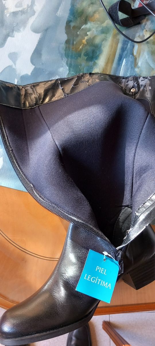 BOTAS DE PIEL , ANCHO ESPECIAL , NUEVAS !!