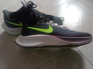 Nike Pegasus modelo 37 tricolor talla 37.5 de segunda mano por 62 EUR en  Leganés en WALLAPOP