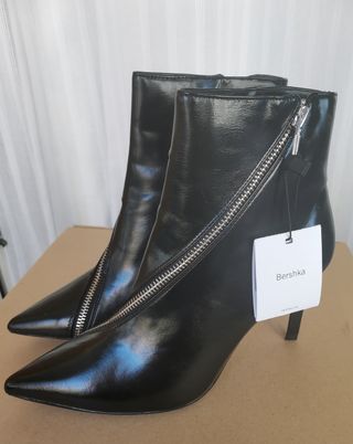 Botines tacón Bershka. Talla 38. de segunda mano por 25 EUR en Madrid en  WALLAPOP