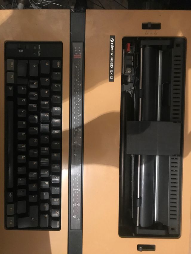 Maquina escribir Silver Reed EX42