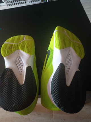 Zapatillas Nike nuevas Color Flúor de segunda mano por 30 EUR en Madrid en  WALLAPOP