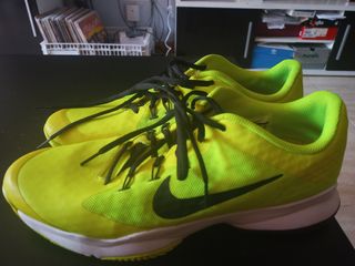 Zapatillas Nike nuevas Color Flúor de segunda mano por 30 EUR en Madrid en  WALLAPOP