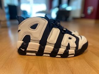 Nike Uptempo talla 44 de segunda mano por 75 EUR en Barcelona en WALLAPOP