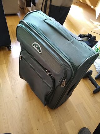 Ryanair suitcases