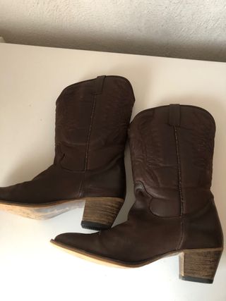 Botas camperas de segunda mano por 30 EUR en Sant Bartomeu del Grau en  WALLAPOP