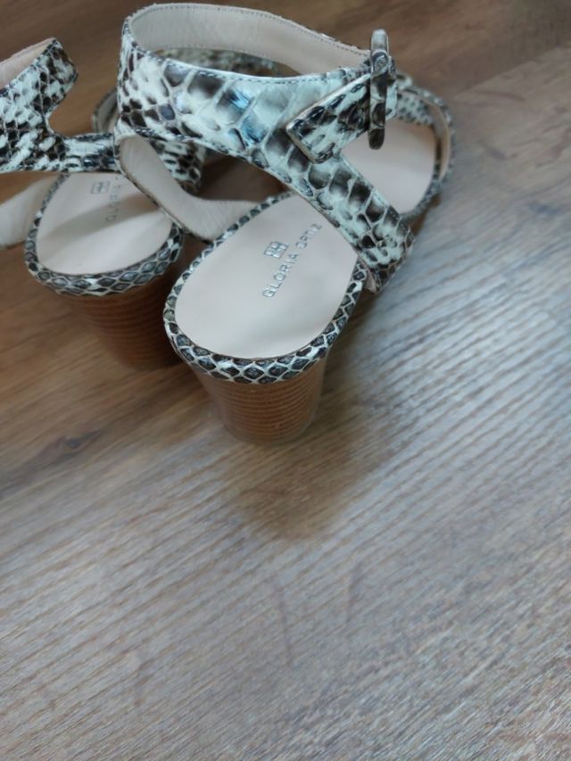 sandalia Gloria Ortiz