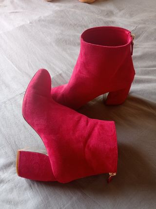 Botines de ante granates Stradivarius de segunda mano – it.closet