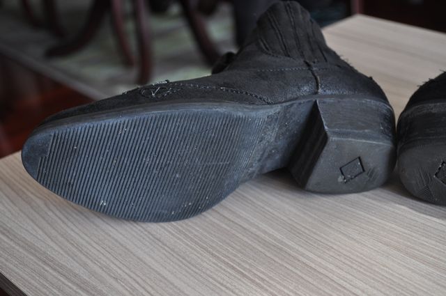 Botín ante negro. Talla 35