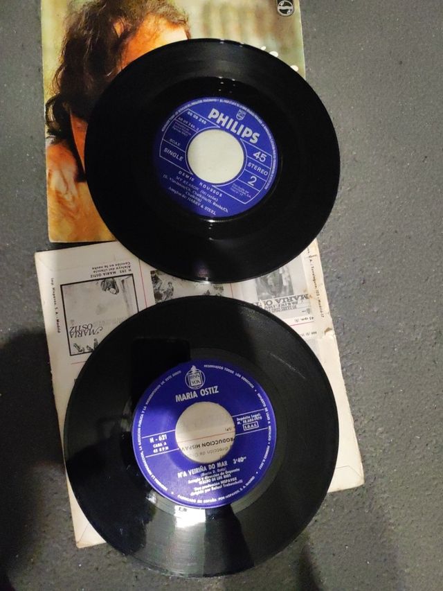 María ostiz y demisroussos