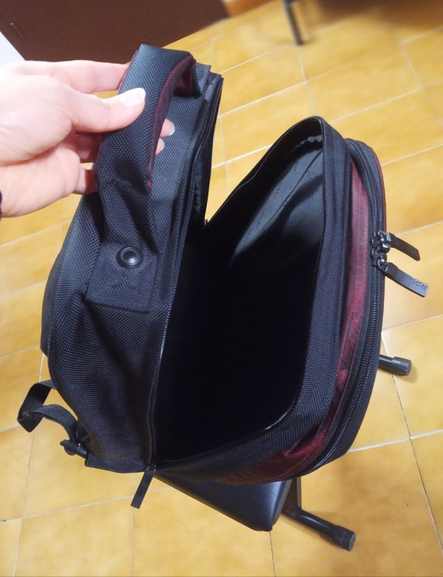 Mochila, Maletin.