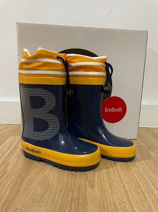 Botas de agua Boboli de segunda mano por 10 EUR en Barcelona en WALLAPOP