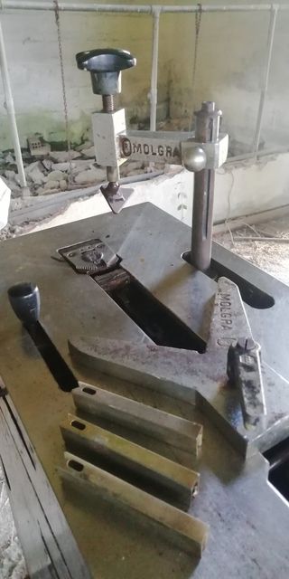 Vendo maquina grapadora marquetería de segunda mano por 200 EUR en Vigo en  WALLAPOP