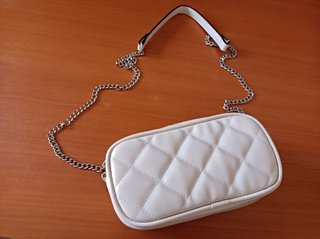Bolso Stradivarius smartphone de segunda mano por 5 EUR en A Coruña en  WALLAPOP