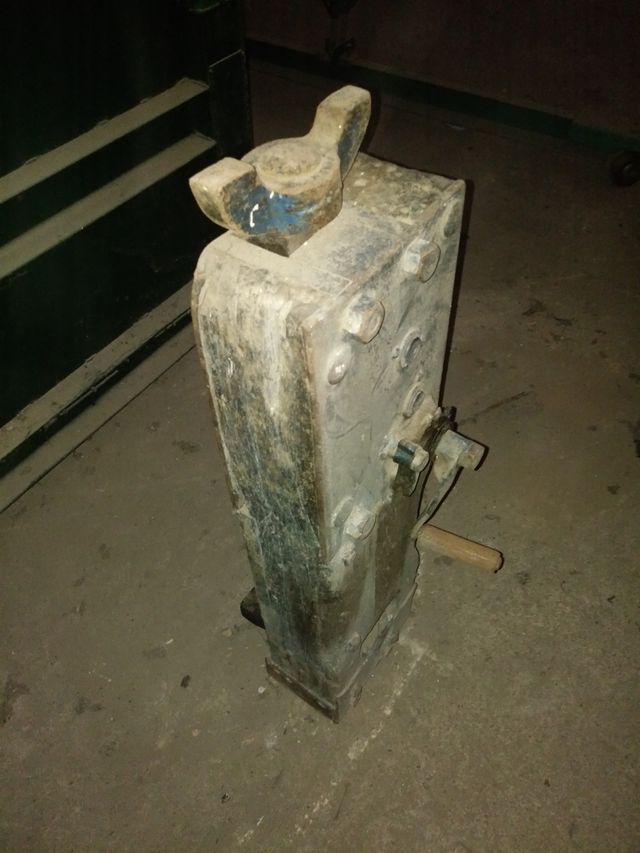 Gato mecánico antiguo