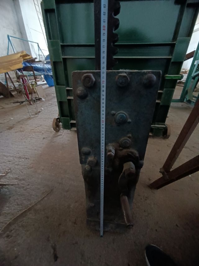 Gato mecánico antiguo