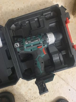Taladro con bateria de segunda mano en Algeciras en WALLAPOP