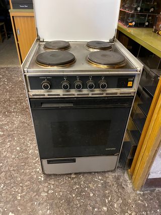 Cocina horno electrico de segunda mano por 50 EUR en La Pobla de Segur en  WALLAPOP