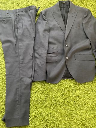 Traje hombre Massimo Dutti de segunda mano por 15 EUR en Gijón en WALLAPOP